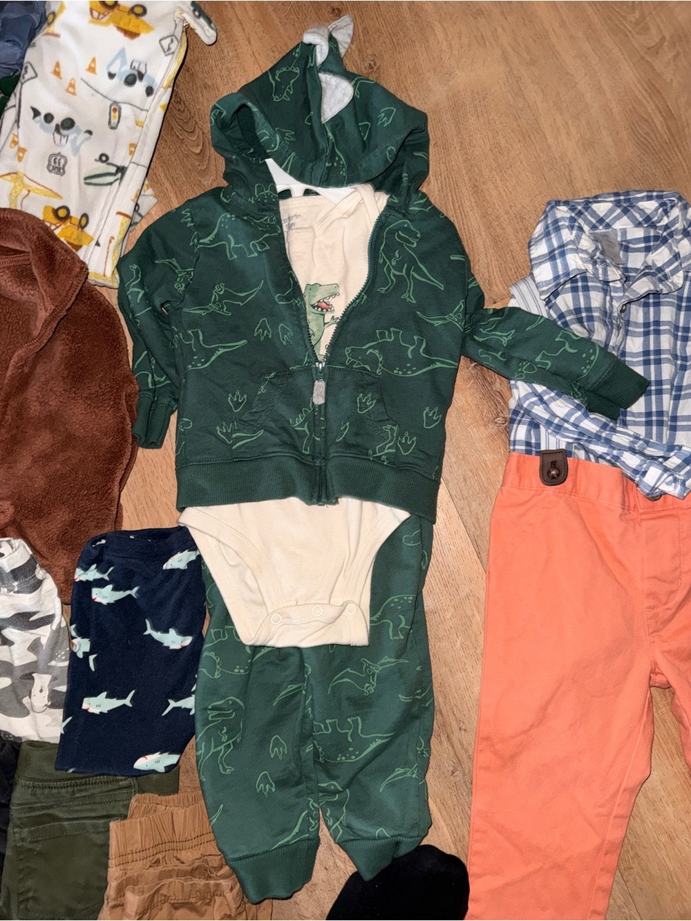 ✨bundle✨Boys 18 Month Clothing Lot Carter’s Matching Sets